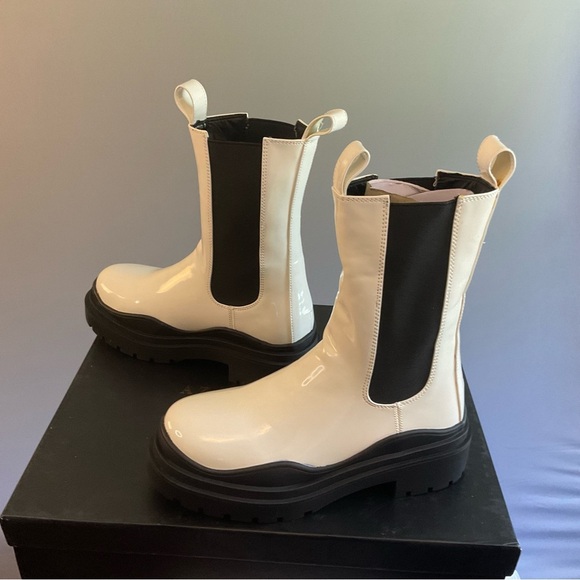 Azalea Wang Akira Ghosted White Black Chelsea Boot, Faux Patent Leather, NIB, 7 - Picture 5 of 16